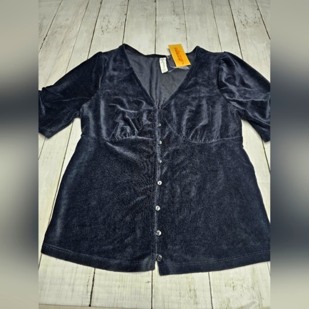 NEW American Rag Top Black Velvet Ribbed Ruched Short Sleeves Blouse Vneck Soft - Picture 12 of 14